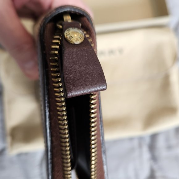 Burberry Nova Check Full-Size Zipper Wallet, with Dust Cover & Box- Authentic - Picture 5 of 13